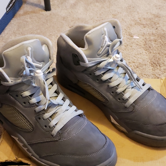 wolf grey 5s on feet
